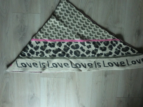 Schal dreieckstuch mit love - dreieckstuch,